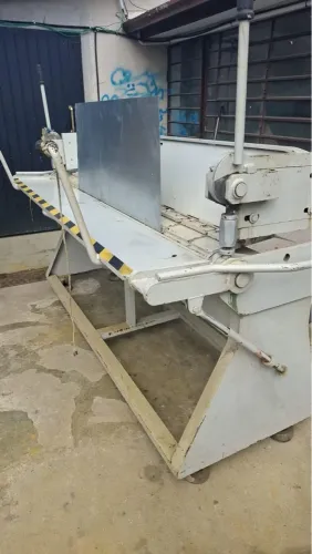 Dobradeira semi nova