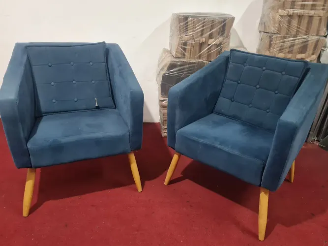 Poltronas pés de palito