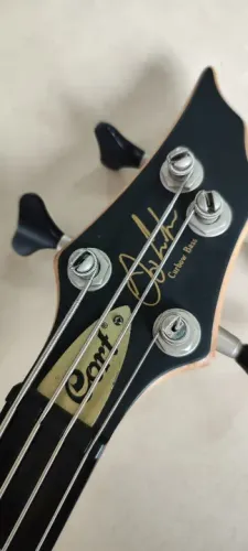 Baixo Cort Curbow Bass zerado