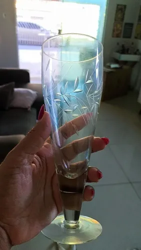 6 taças de vidro estilo cristal bem delicadas e 1 tulipa gigante