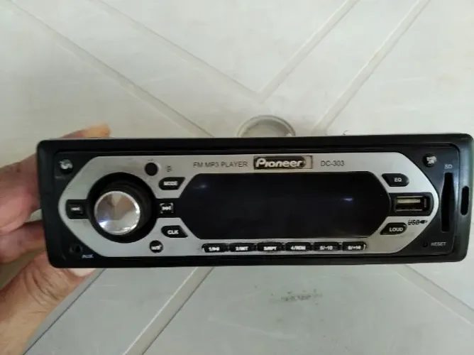 Rádio e auto falantes