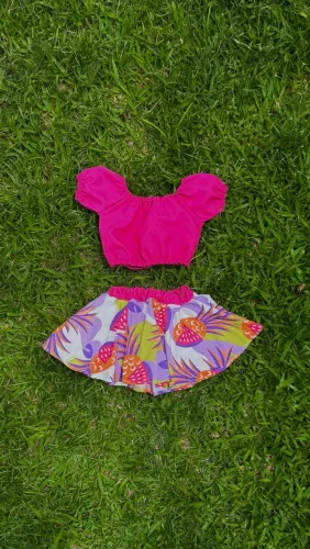 Conjunto de Roupa Infantil - Blusa e Saia