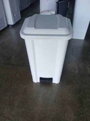Lixeira 50 Litros Com Pedal Branca - Branco
