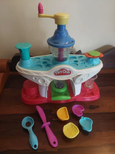 Play-Doh Sorveteria - Diversão Garantida!