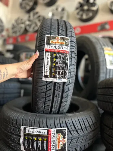 Pneus Crystone 175/65R14 Remold
