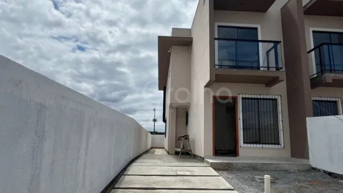 Sobrado em são José de 3 dormitórios com suite e área Gourmet.
