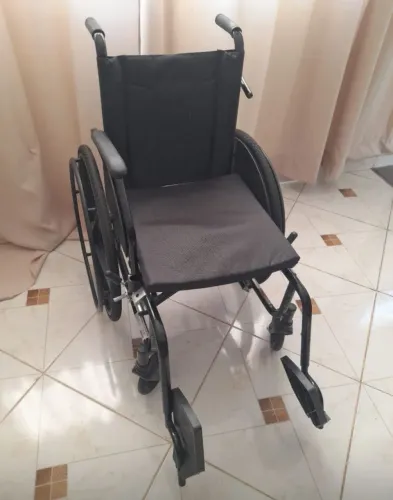 Cadeira de rodas seminova