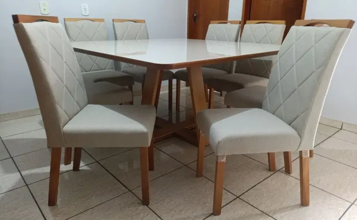 Mesa de jantar madeira laila com 8 lugares