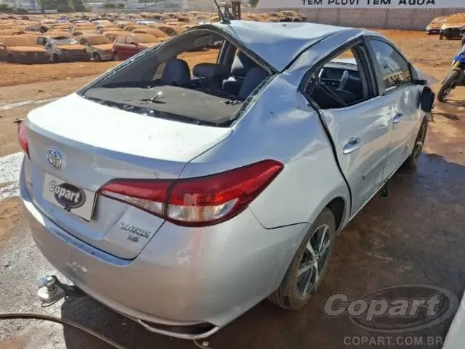 SUCATA TOYOTA YARIS SEDÃ XS CVT 1.5 16V DUAL VVT-I - 2020