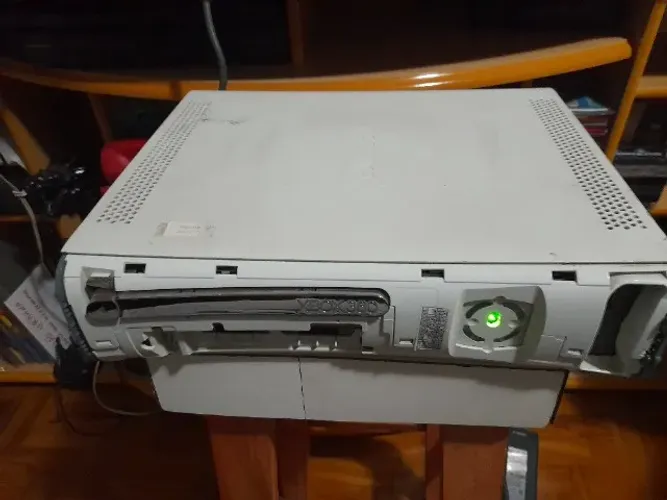 Console de X box 360 Fat Branco, com hd, acende a luz, mas não da imagem, vendido no estad