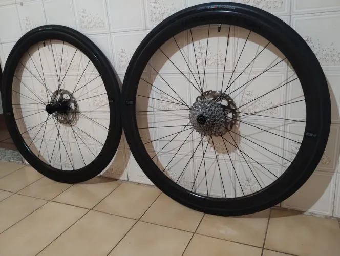 Rodas Hollowgram HG35 Carbono Disc