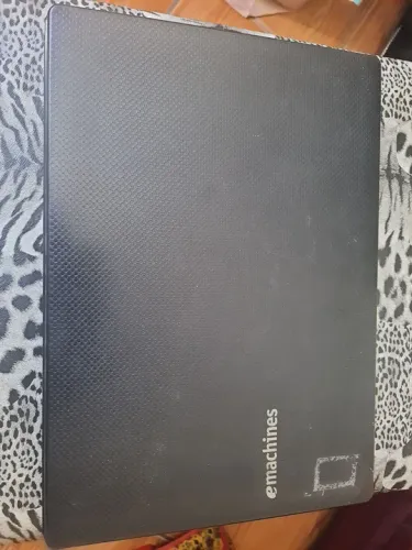 Notebook eMachines - para retirada de peças 