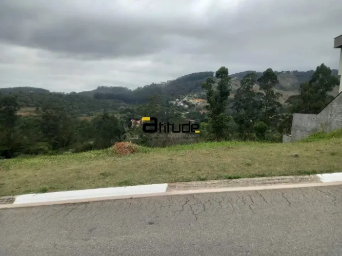 TERRENO A VENDA NO CONDOMÍNIO RESERVA SANTA ANNA.