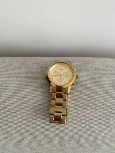 Relógio Guess Dourado