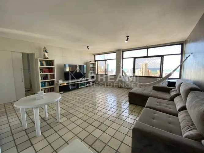 Imóvel para venda possui 240 metros quadrados com 4 quartos em Boa Viagem - Recife - PE