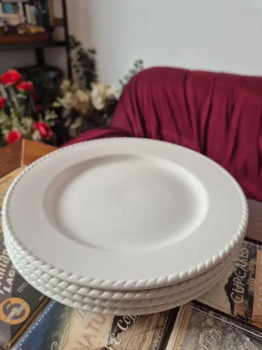 Conjunto de Pratos de cerâmica brancoss