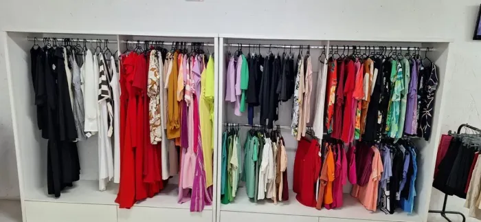 Estoque roupas femininas 
