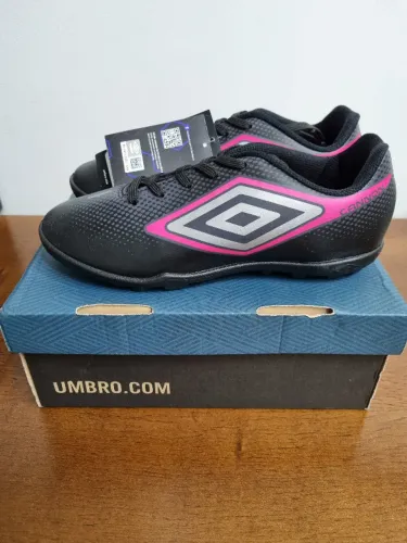 Chuteira Society Cannon Umbro - Números 34 e 36 - Nova