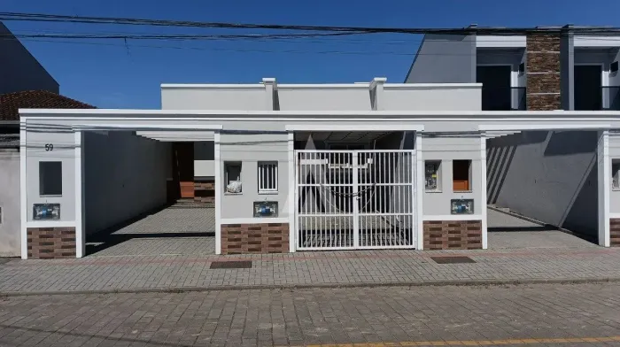 Casa Geminada com 1 suíte(s) mais 1 quarto(s) à venda no bairro João Costa em Joinville, p