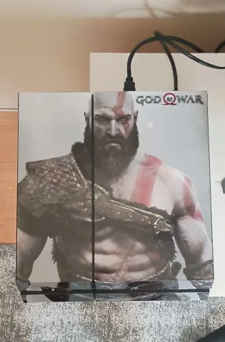 Vendo PS4 Fat em ótimo estado.