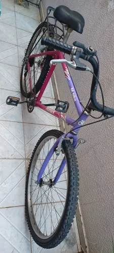 Bicicleta mountain bike