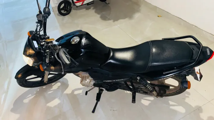 Yamaha factor, moto bem conservada
