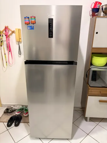 Geladeira Midea Frost Free Inox com Painel Touch - Impecável!