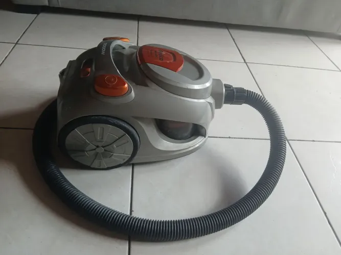 Aspirador de pó Philco 2000W com fio