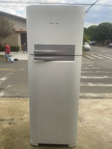 Vendo Geladeira Electrolux Frost Free 500 Litros 127v Funcionando 03 Meses de Garantia
