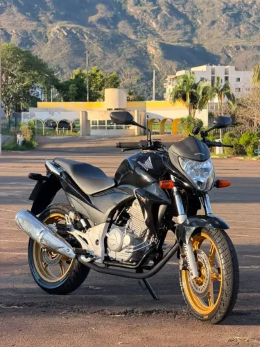 CB 300R ANO 2015 45.000KM