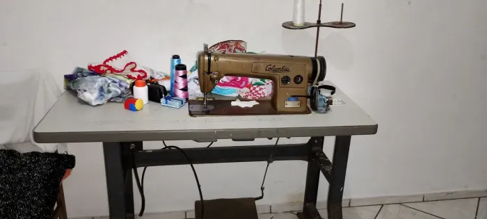 Máquina de costura industrial Columbia 