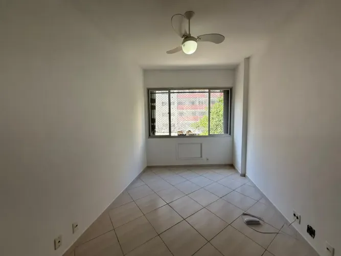 Apartamento em uma das ruas mais charmosas do Flamengo