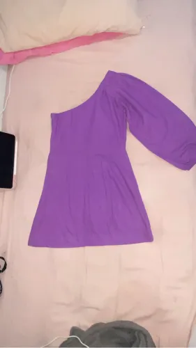 Vestido curto manga única latoya