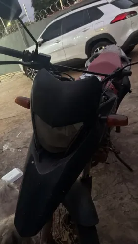 Vendo xre 300 raly flex , está somente sem a carenagem da ASA funciona normal boa de tudo