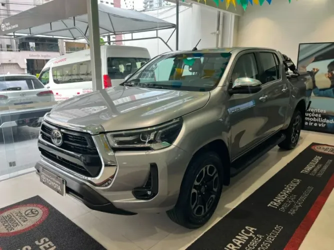 Toyota Hilux CD SRX 4X4 2.8 TDI 16V Diesel Aut. 2024