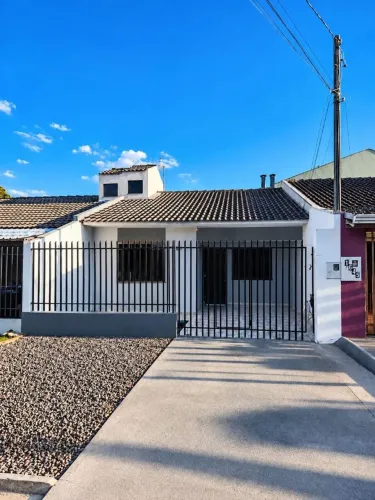 Casa com 2 Quarto(s) e 2 banheiro(s) para Alugar, 64 m² por R$ 1800 / Mês