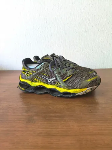 Mizuno Wave Prophecy 1 Original 2011 Black Safety Yellow | Colorway Clássica Rara