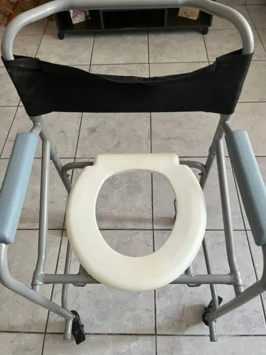 Cadeira Hospitalar para banho