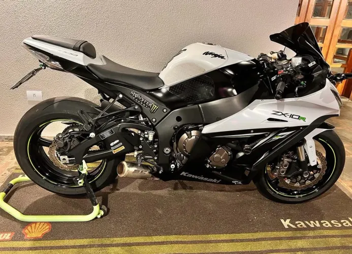 Kawasaki ninja Zx10 extremamente bem cuidada
