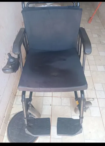 CADEIRA DE RODAS