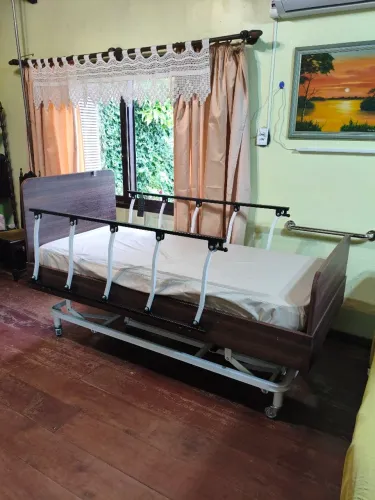 Cama Hospitalar com Controle Remoto e Colchão Sob Medida