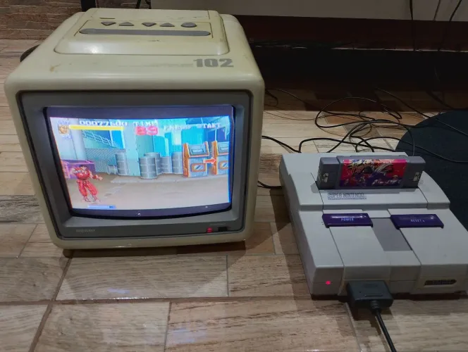 Tv colorida semp 102 + Super Nintendo