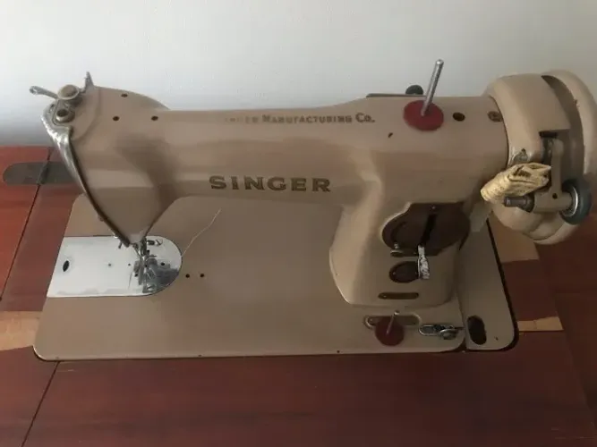 MAQUINA DE COSTURA SINGER