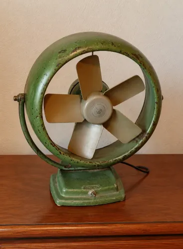 Vendo ventilador antigo Vitalex, original de época, ideal para colecionadores, decoração r