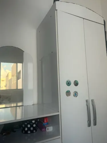 Armário duas portas e 4 gavetas