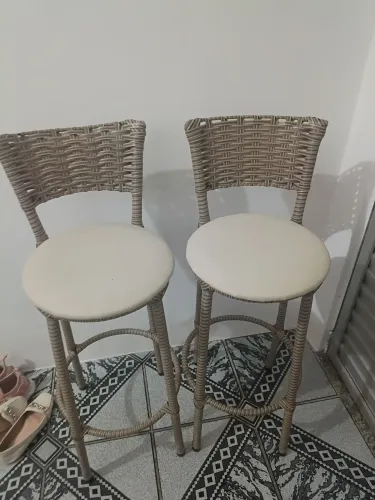 Banquetas alta palha