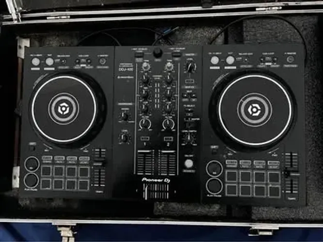 DDJ 400 com case
