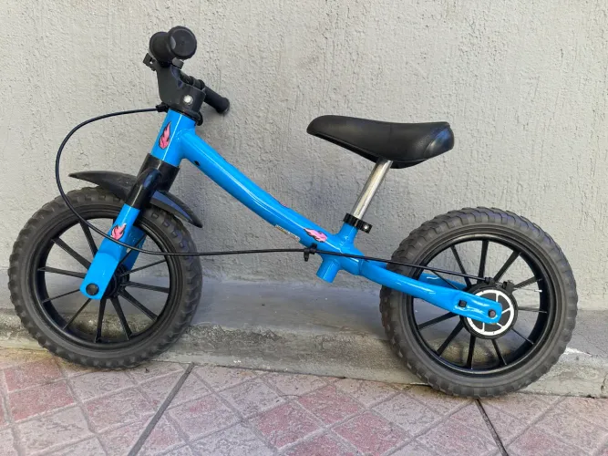 Bicicleta infantil equilíbrio