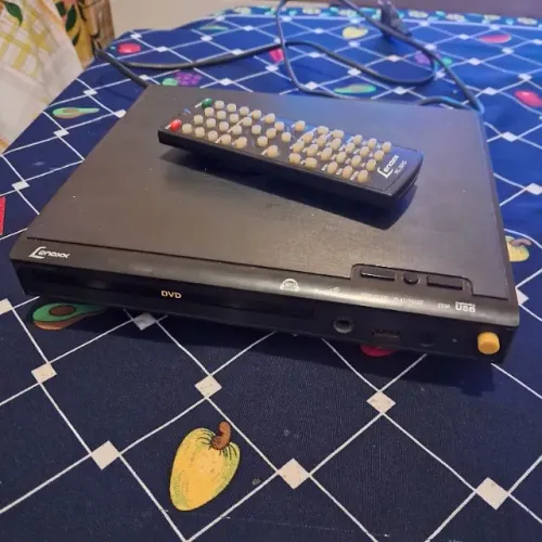 Leitor dvd lennox com controle