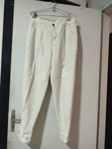 Roupas femininas novas é usadas